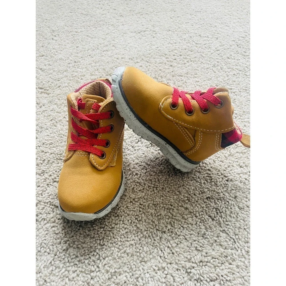 Wonder Nation size 5 boots - Picture 2 of 5